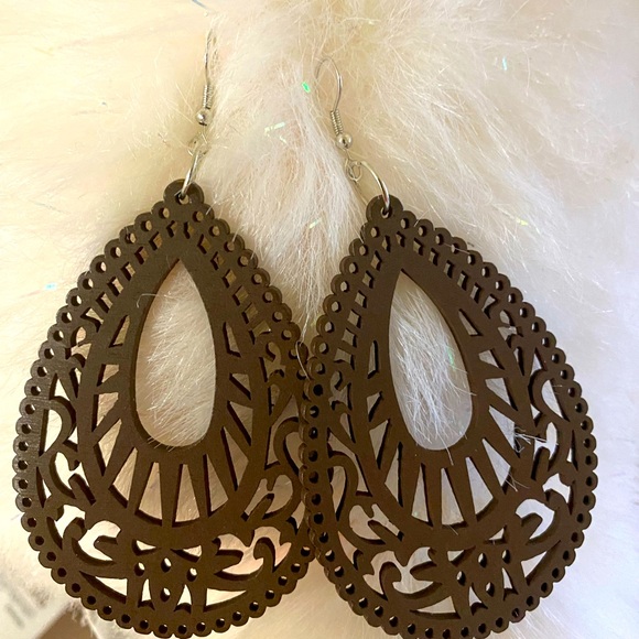 Water drop fashion earrings - Picture 1 of 3